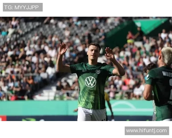 欧冠大战曼联大胜拜仁帽子戏法引发全场狂欢战术分析揭秘